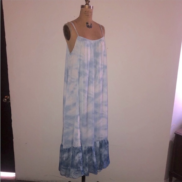 Free People] Blue White Tie dye Ruffle Cami Slip Maxi Dress. - Picture 6 of 10